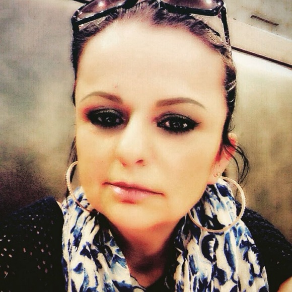 Meet your Posher, Celestina - Picture 1 of 1